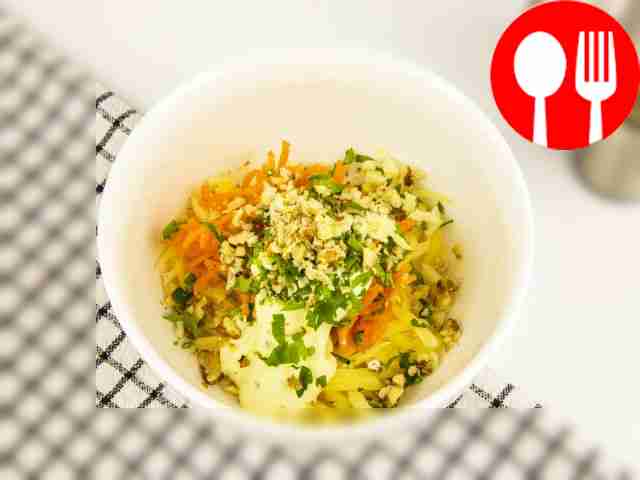 Для начинки соедините корейскую морковь,...