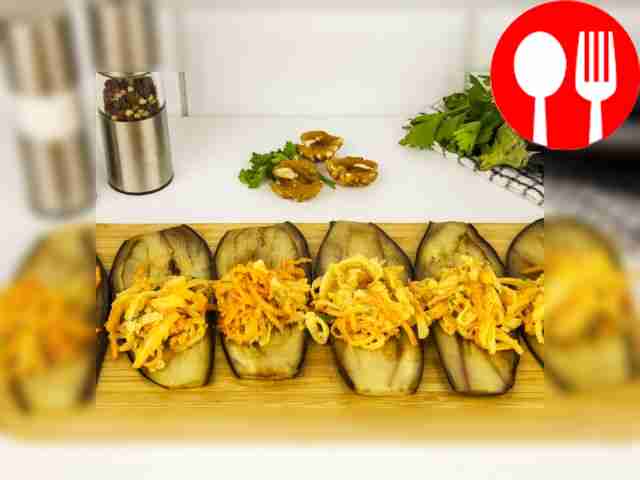 Разложите перед собой обжаренные ломтики...