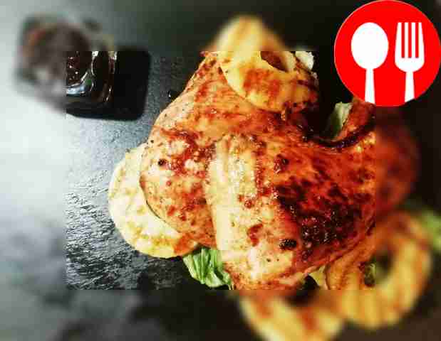 Запеченые куриные окорочка с ананасами