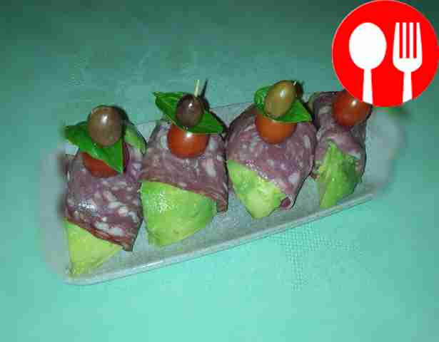 Закуска с авокадо и базиликом