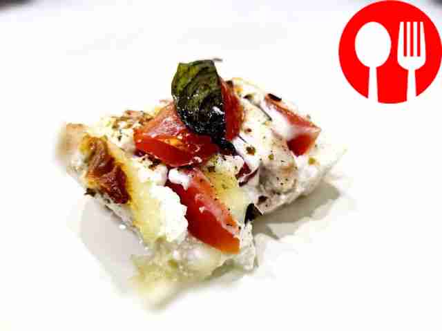 Аппетитное куриное филе с «Капрезе»