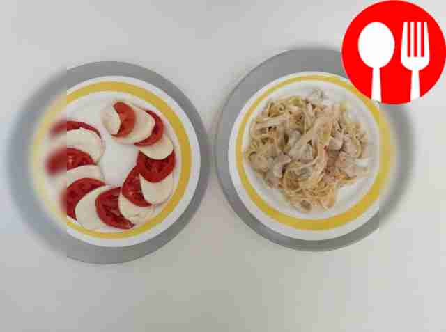 Аппетитный салат «Капрезе» с пастой тальятелле