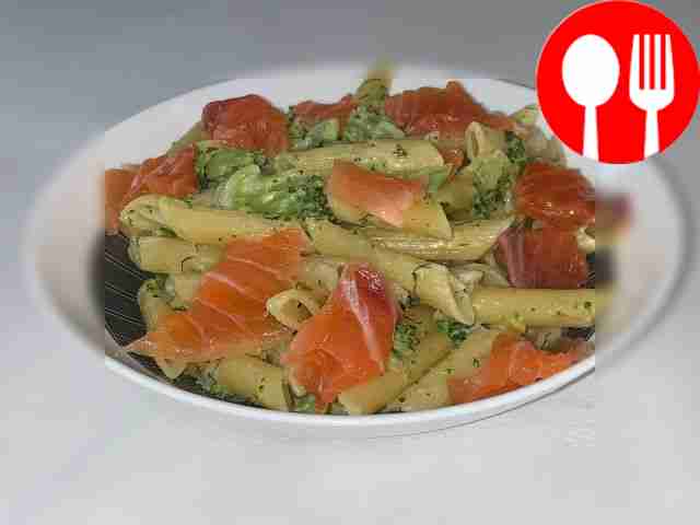 Паста с броколи и семгой