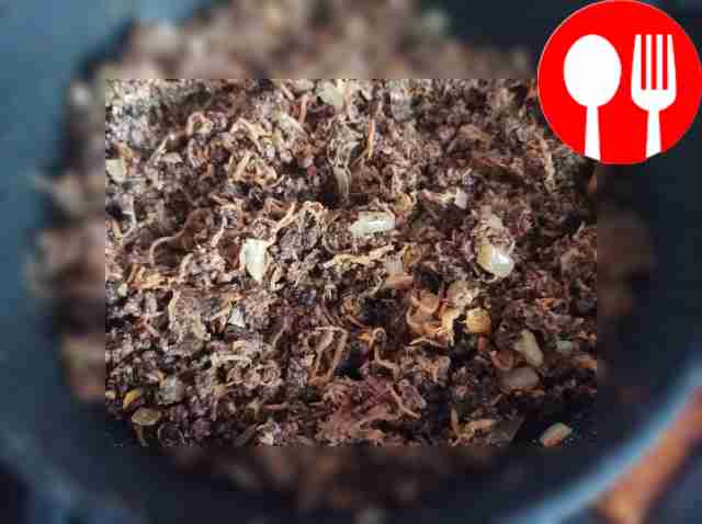 Грибы пропустите через мясорубку, затем...