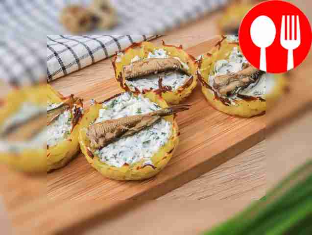 Ажурные картофельные тарталетки со шпротами и сливочным сыром