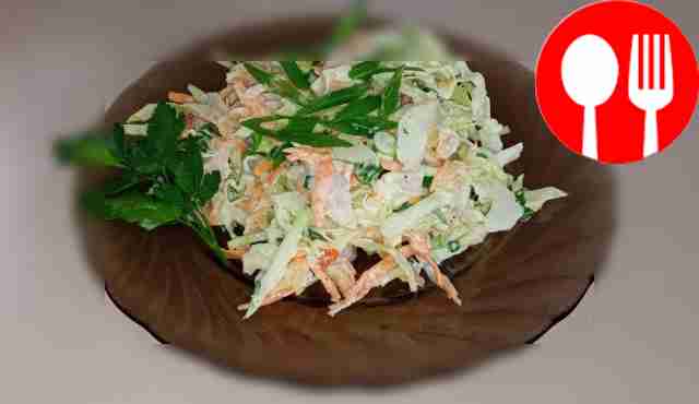 Быстрый овощной салат с копченой курицей «Любимый»