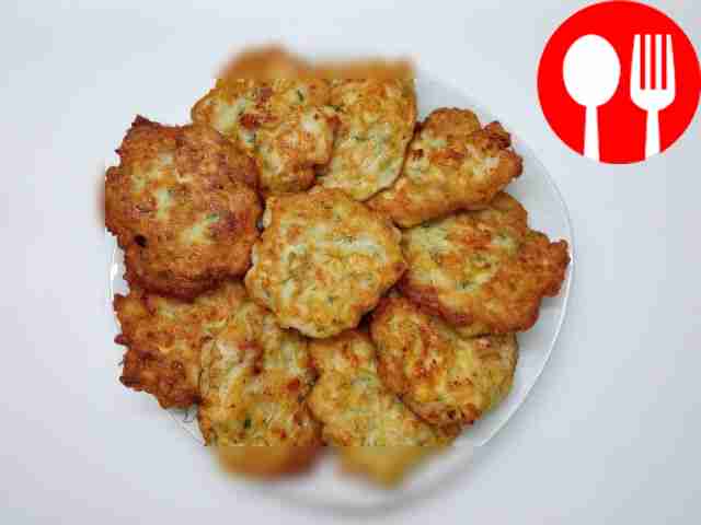 Ароматные куриные оладушки с плавленым сыром