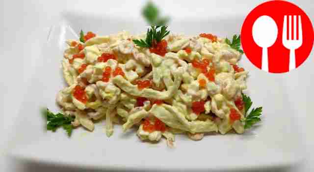 Быстрый салат с креветками и икрой
