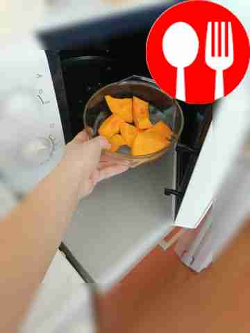 Тыкву подготовьте: очистите от семян и кожуры,...