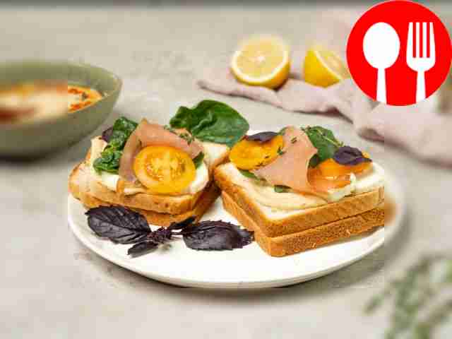 Тост с хумусом