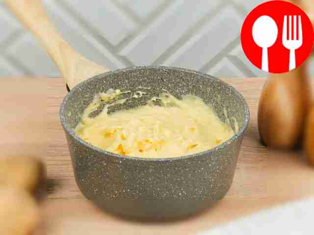 Соедините в миске сваренный картофель с мягким...