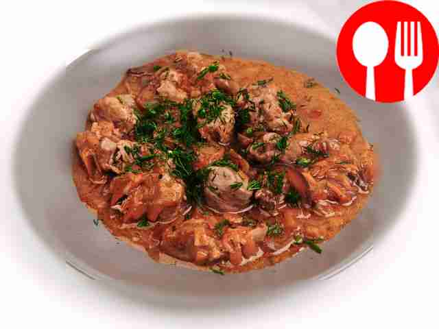 Гуляш из свинины с томатной пастой