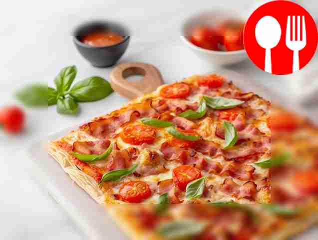 Квадратная слоеная пицца с беконом