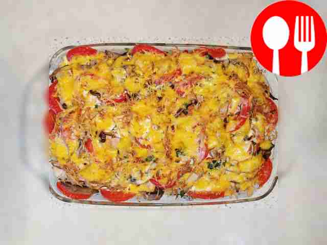 Аппетитная картошка с курицей в духовке