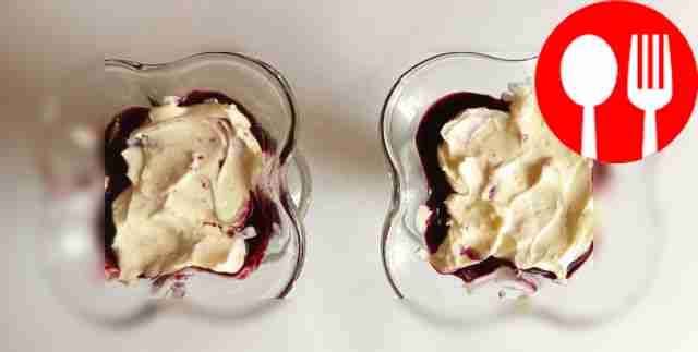 Используйте формочки для подачи десертов или...