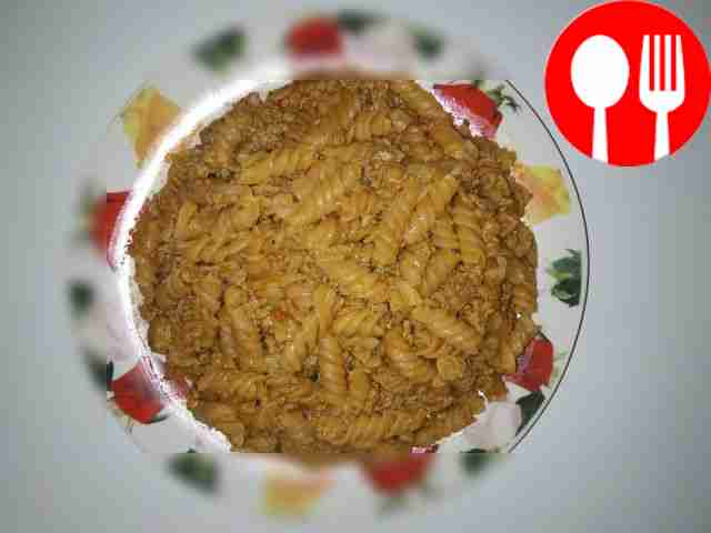 Аппетитные макароны по-флотски с томатным соком