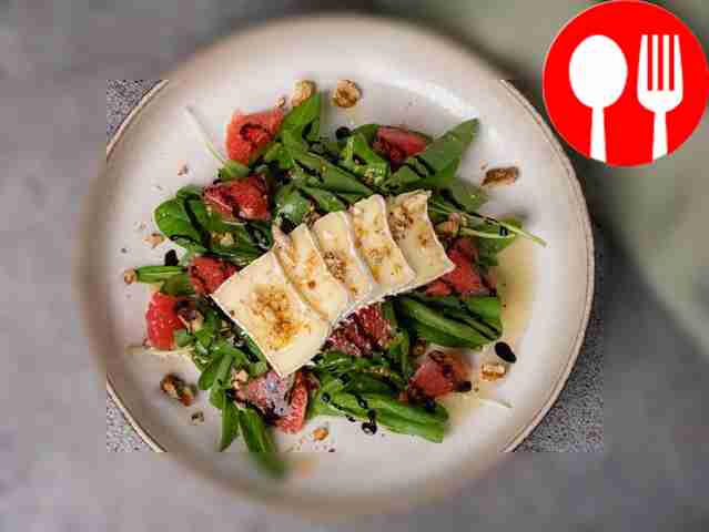 Салат с бри и грейпфрутом