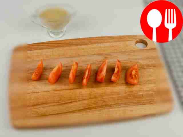 Натрите сыр пармезан на крупной тёрке....