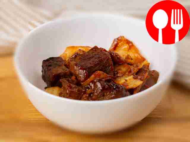 Тушеная говядина с кимчи
