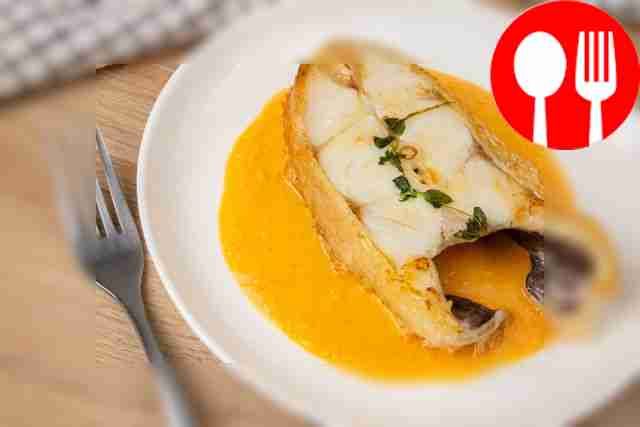 Окунь с кисло-сладком соусе на сковороде