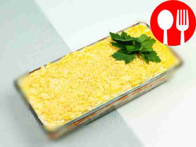 Салат «Мимоза» с сайрой