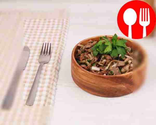 Маринованные куриные желудки с луком