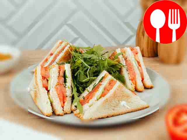 Клаб-сэндвич с семгой