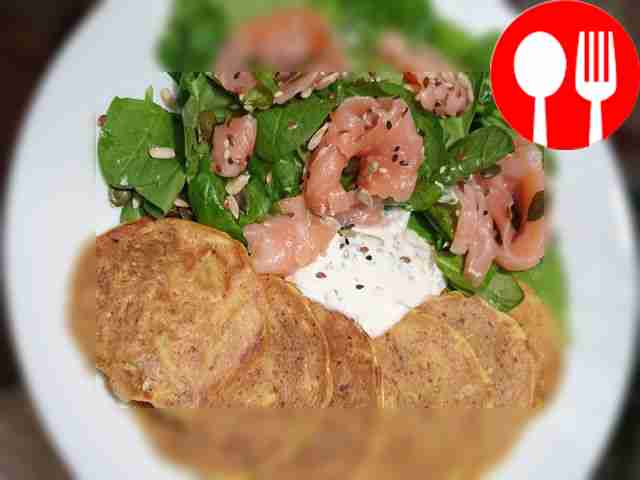 Кабачковые оладьи со шпинатом