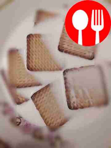 В широкую миску наливаем молоко. Каждое...