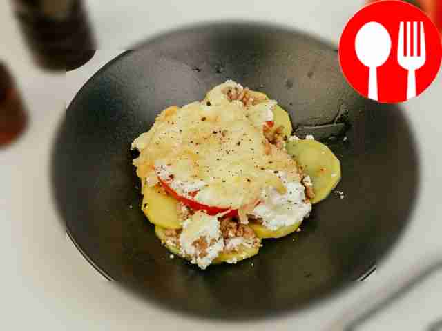 Картофельная запеканка с фаршем и помидорами