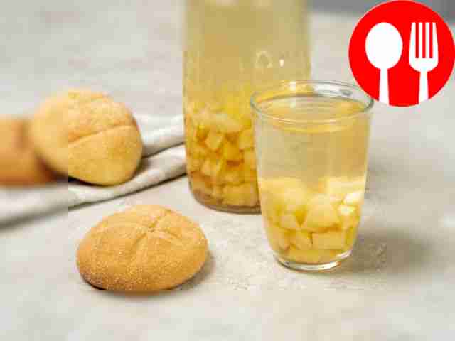 Компот из айвы можно подавать тёплым или...