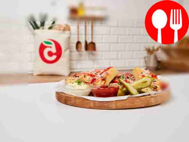 Быстрая пицца на сковороде с домашней основой