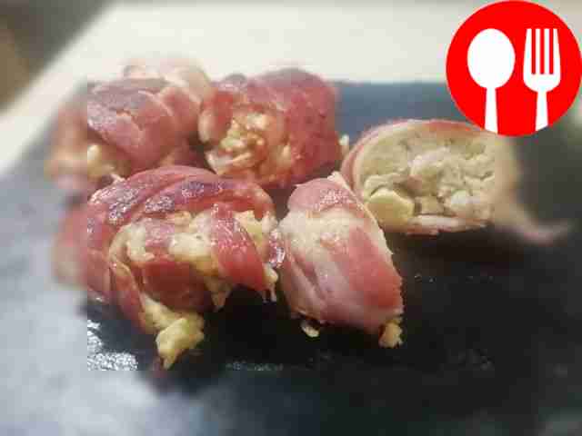 Рулетики с беконом и яйцом