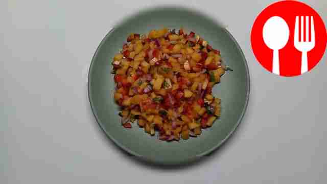 Сальса с паприкой и персиком