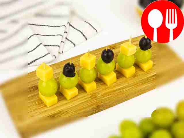 Канапе с виноградом