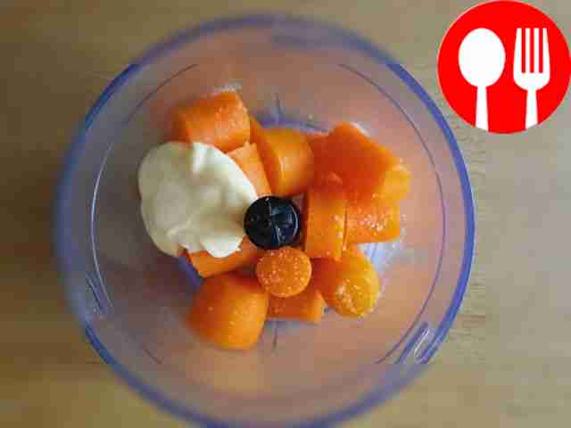 В блендер поместите отварную морковь и...