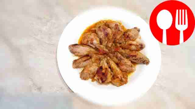 Аппетитное чахохбили с пряными куриными крылышками по-домашнему