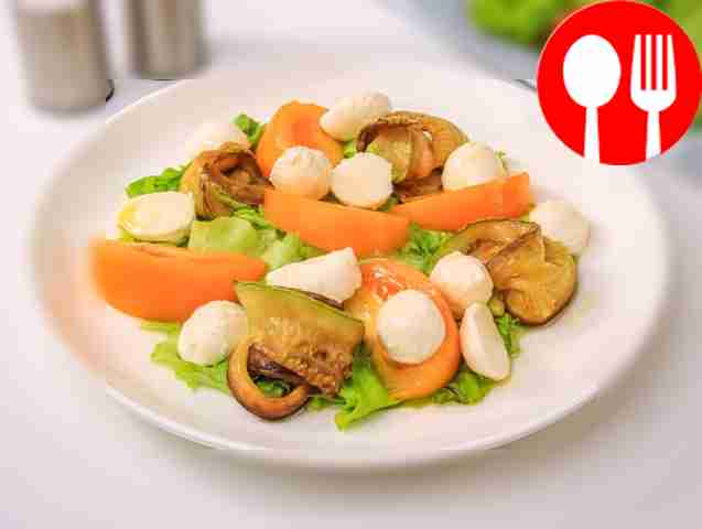 Салат с кабачками, помидорами и сыром