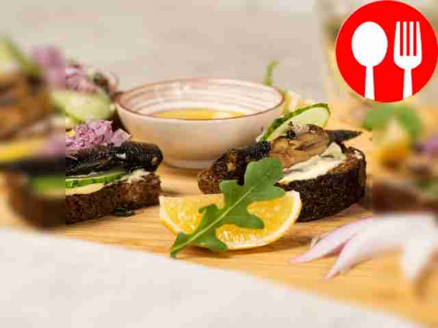 Тост со шпротами