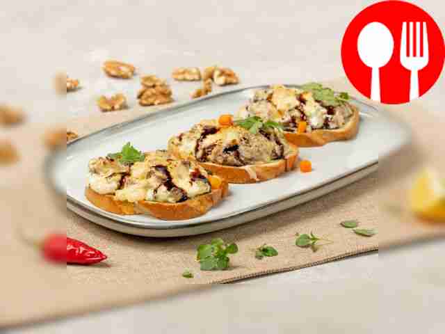 Тост с консервированной сайрой