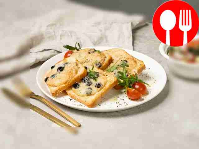 Тост с консервированным лососем