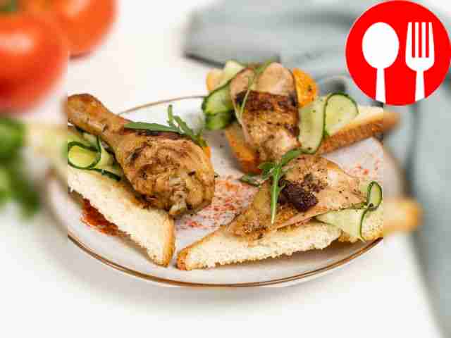 Тост с куриными крылышками