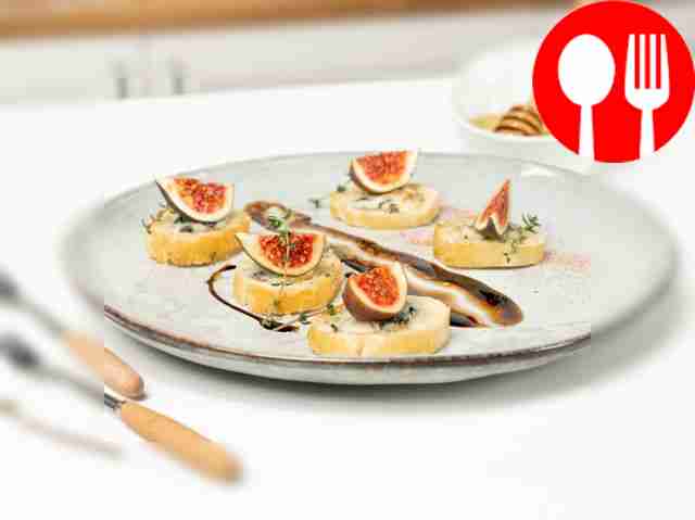 Тост с сыром горгонзола