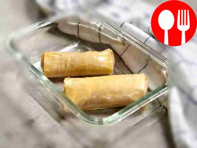 Разогрейте духовку. На лист фило,...