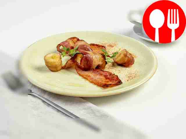 Запеченные бананы в беконе