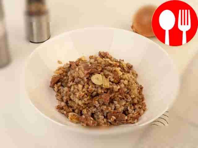 Гречка с тушенкой
