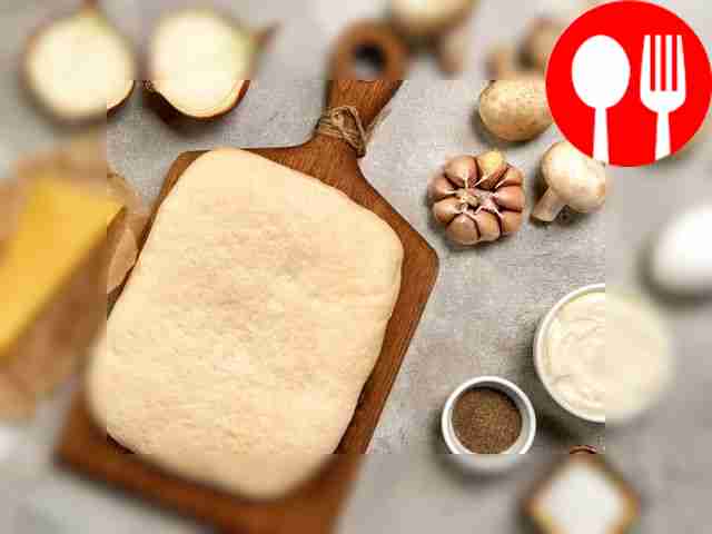 Разморозьте тесто в холодильнике. Промойте...