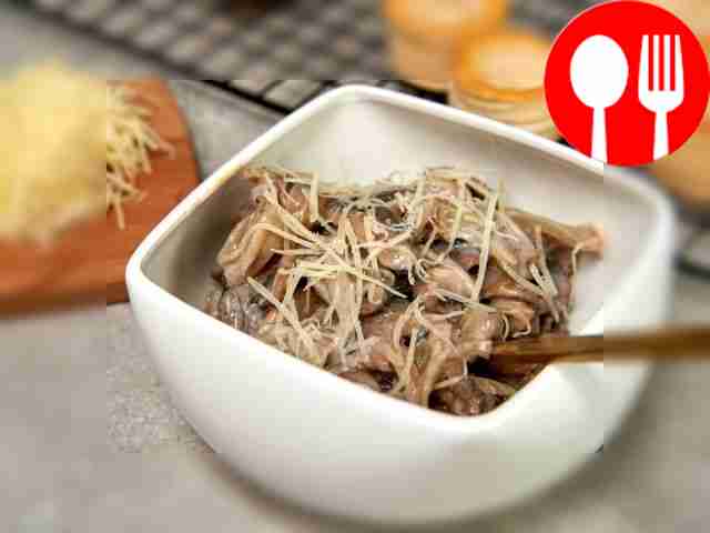 Приготовьте начинку для волован. Разогрейте...