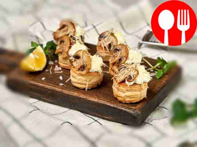 Волованы с грибами и сыром