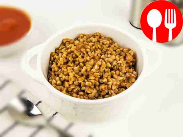 Гречка с томатной пастой